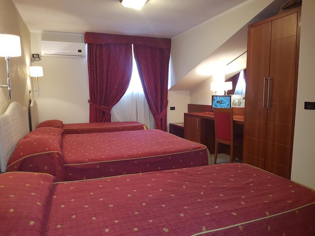 Pisani Hotel San Nicola La Strada Quarto foto